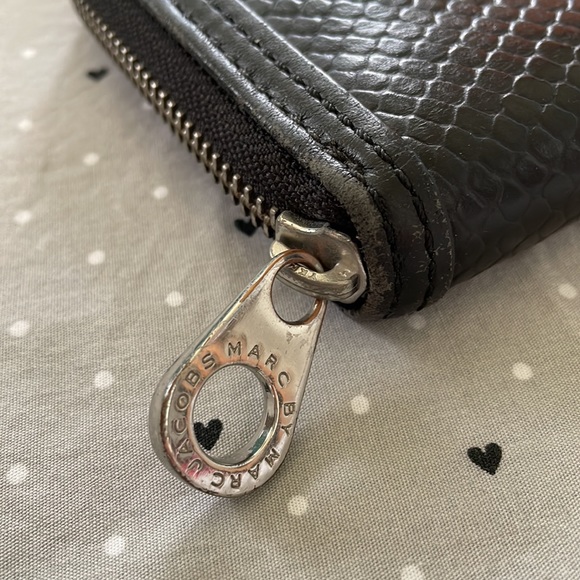 Marc by Marc Jacobs Embossed Leather Totally Turnlock Wallet - Picture 4 of 6